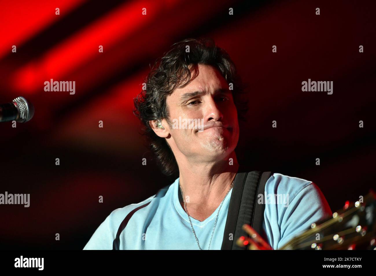 October 15, 2022, Hampton, Virginia, USA JOE NICHOLS brings some