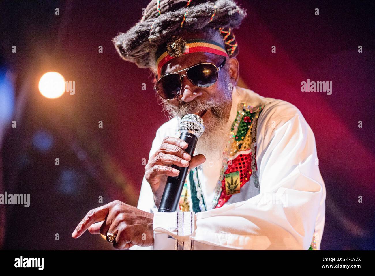 ©Michael Bunel / Le Pictorium/MAXPPP - Michael Bunel / Le Pictorium - 20/07/2014 - France / Paris - Neville O'Riley Livingston, plus connu sous le nom de Bunny Wailer sur la scene du cabaret sauvage, ne le 10 avril 1947 a Kingston, est un auteur-compositeur-interprete jamaicain. Wailer est l'un des membres fondateurs du groupe The Wailers, avec Bob Marley et Peter Tosh. Il chante, compose, et joue des percussions nyabinghi. Il quitte le groupe des Wailers en 1974, afin de poursuivre une carriere solo. / 20/07/2014 - France / Paris - Neville O'Riley Livingston, better known as Bunny Wailer on t Stock Photo