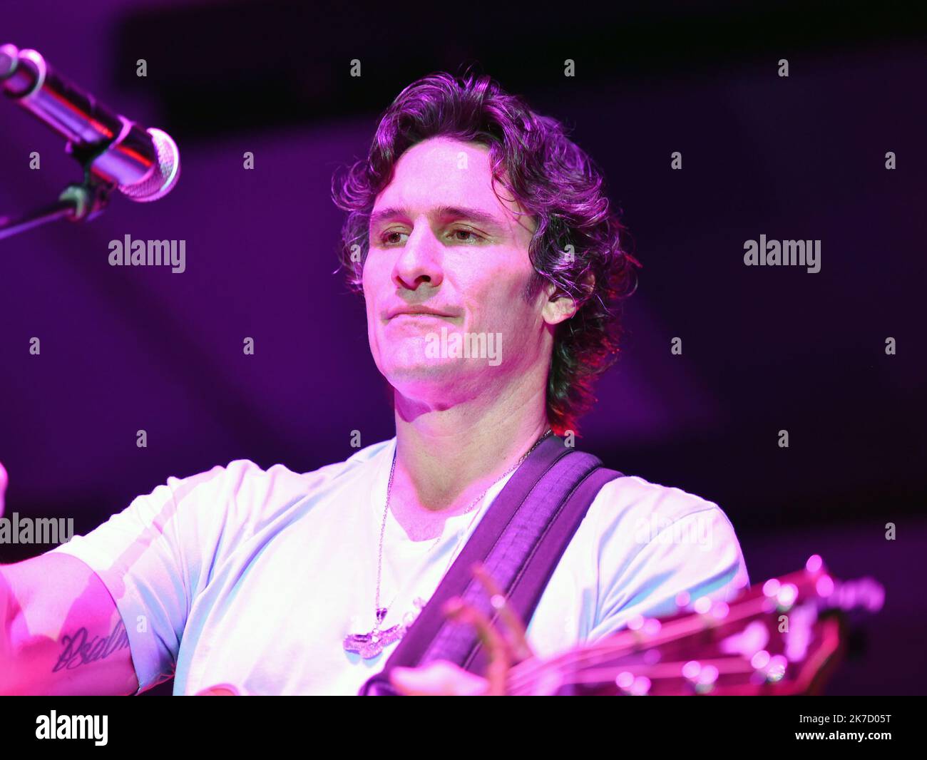 October 15, 2022, Hampton, Virginia, USA JOE NICHOLS brings some