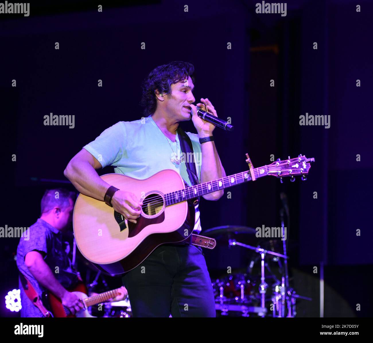 October 15, 2022, Hampton, Virginia, USA JOE NICHOLS brings some