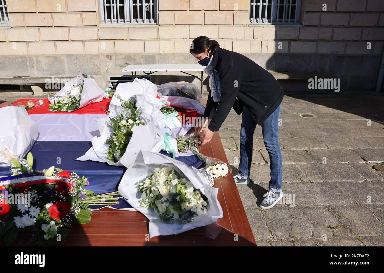 ©PHOTOPQR/LE PARISIEN/Arnaud Journois ; RAMBOUILLET ; 26/04/2021 ; HOMMAGE A STEPHANIE MONFERME , FONCTIONNAIRE DE POLICE ASSASSINNE A RAMBOUILLET , SUR LE PARVIS DE L'HOTEL DE VILLE EN PRESENCE DE GERALD DARMANIN , MARLENE SCHIAPPA ET GERARD LARCHER - Rambouillet, France, april 26th 2021 An official tribute is to be paid by the town hall of Rambouillet to Stephanie M. on 26 April. The rally will take place in front of the police station, where she was murdered. Stock Photo