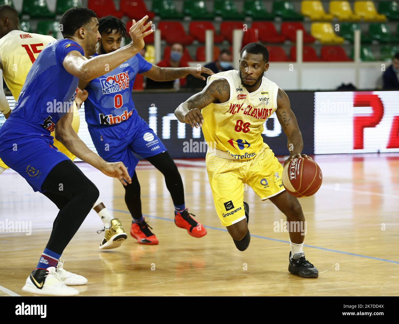 Cholet Basket s'impose 74-56 à Vichy | Cholet Basket Cholet Basket s'impose 74-56 à Vichy | Cholet Basket