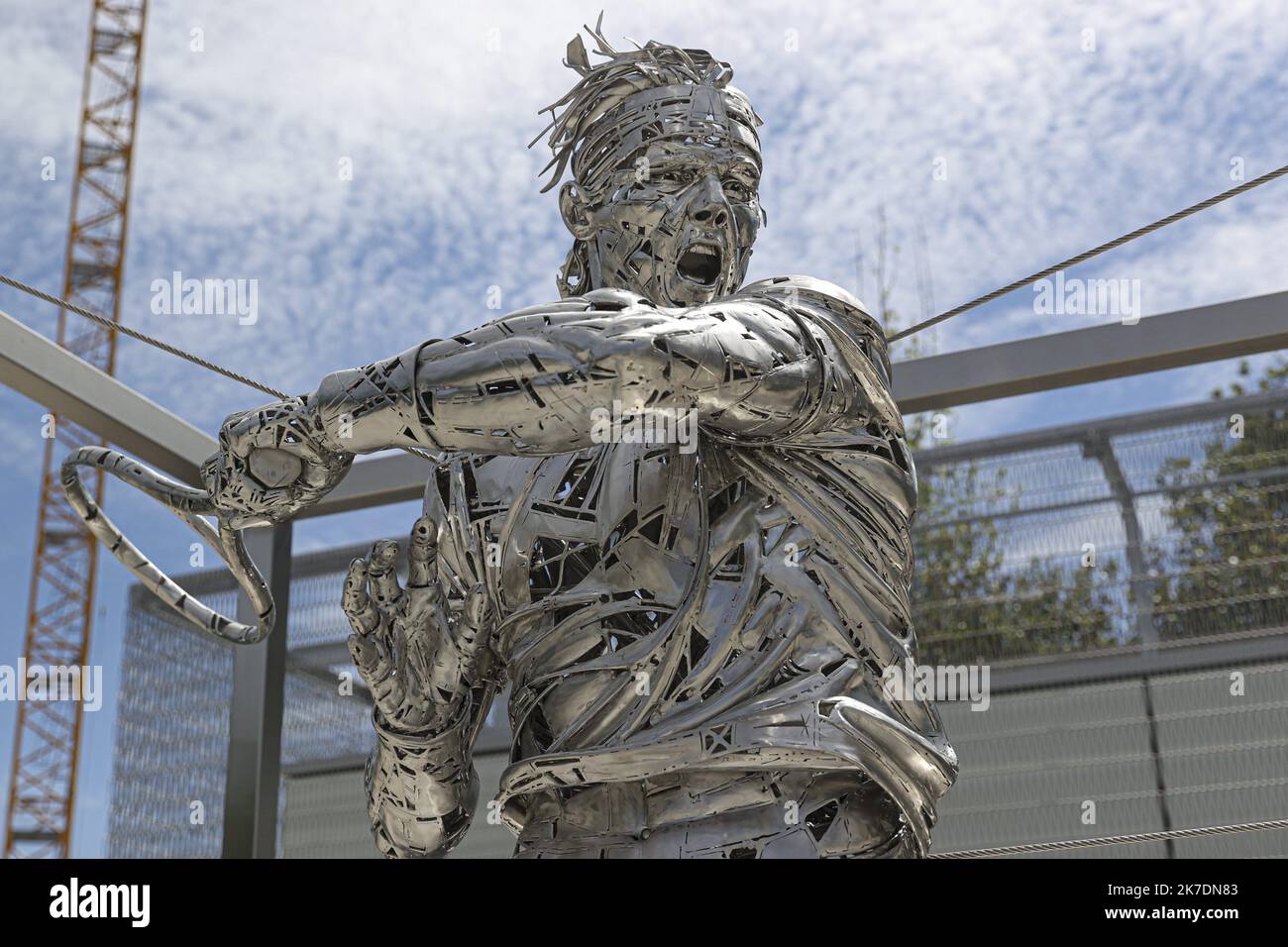 ©Sebastien Muylaert/MAXPPP - Statue representant le tennisman espagnol Rafael Nadal par l'artiste Jordi Fernandez a Roland Garros. Paris, 28.05.2021 - Roland Garros 2021. Stock Photo