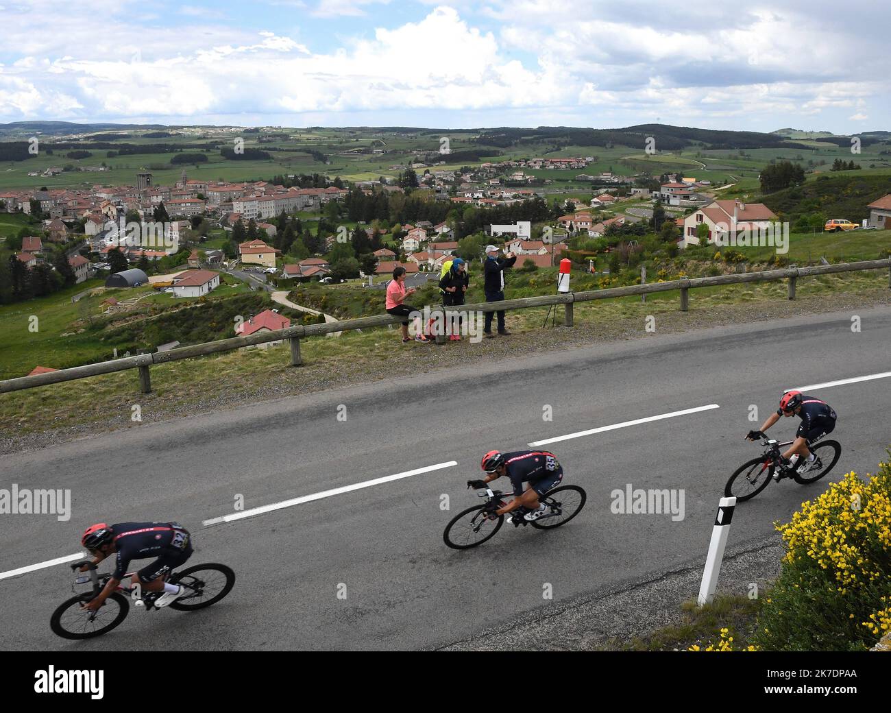 ©PHOTOPQR/LE PROGRES/Philippe VACHER - Saugues 31/05/2021 - Critérium du Dauphiné cycliste 2021 -L équipe Inéos en tète dans le peloton de chasse .Critérium du Dauphiné cycliste 2021. Etape Brioude Saugues. - - 2021/05/31. Critérium du Dauphiné cycling race 2021, first stage. Stock Photo