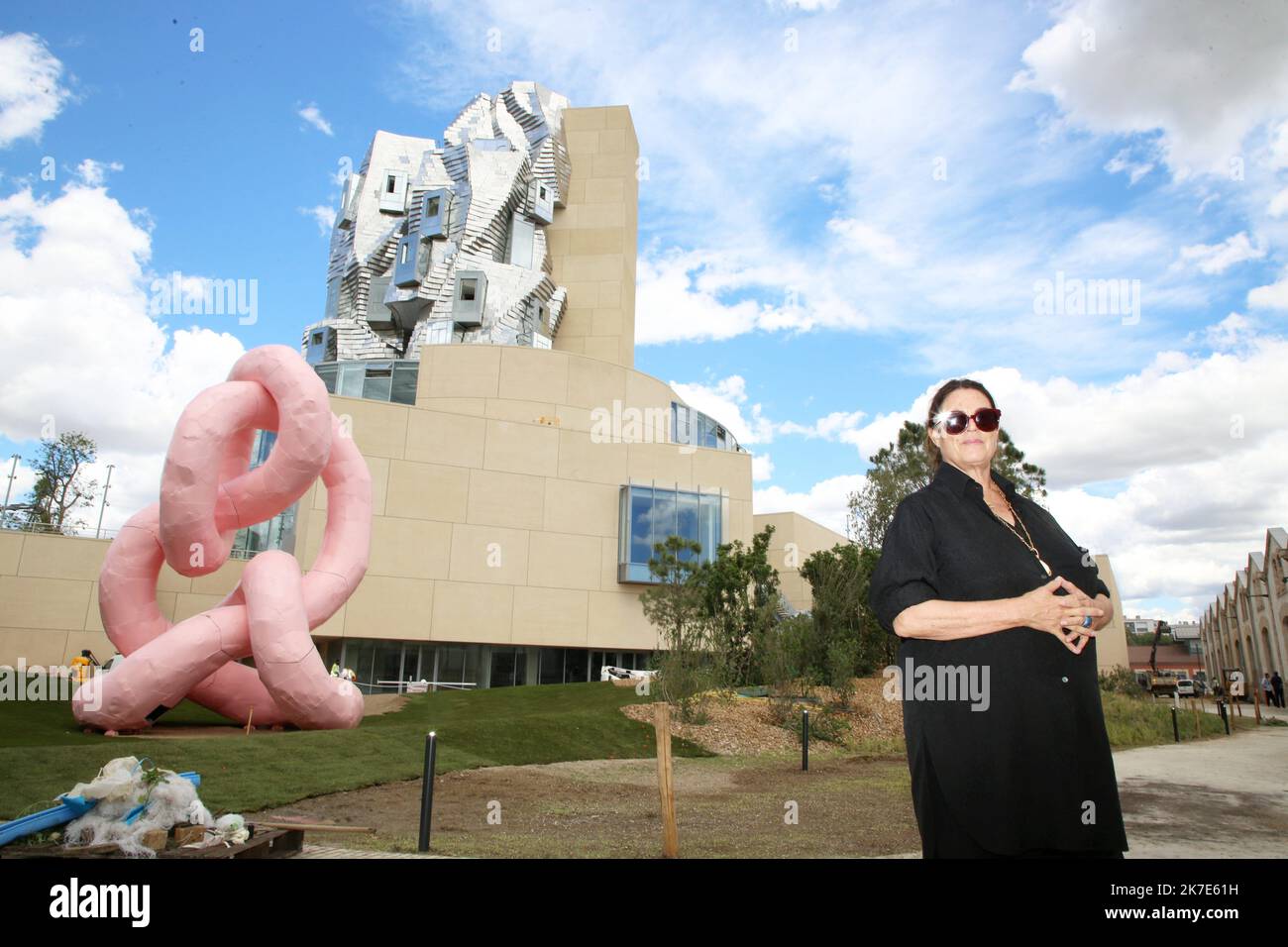 ©PHOTOPQR/LA PROVENCE/SOUILLARD Bruno ; Arles ; 24/06/2021 ; Maya HOFFMANN et visite de la tour LUMA A 48 heures de l inauguration Maja Hoffmann (née en 1956) est une collectionneuse d'art, mécène et réalisatrice de documentaires suisse. Elle est la fondatrice de la Fondation LUMA à Arles. - Luma Arles is a cross-disciplinary cultural platform located at the Parc des Ateliers in Arles, an old industrial wasteland undergoing major transformations. As a center of research, production and experimentation, Luma Arles is an ecosystem where artists, thinkers, scientists and civil society stakeholde Stock Photo