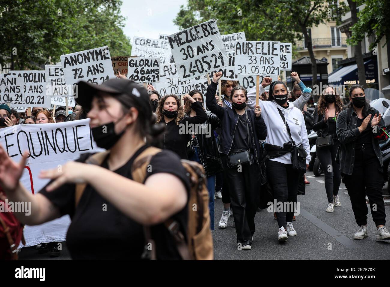 ©Thomas Padilla/MAXPPP - 25/06/2021 ; Paris, FRANCE ; March against feminicide and government inaction. The demonstrators ask the government for more human and financial means to fight against violence against women, since the beginning of 2021, the #NousToutes collective has counted 56 feminicides in France. Stock Photo