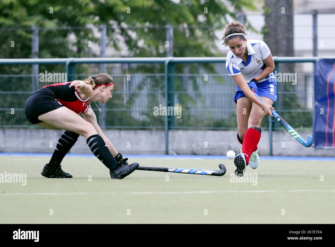 Field hockey hi-res stock photography and images - Page 14 - Alamy