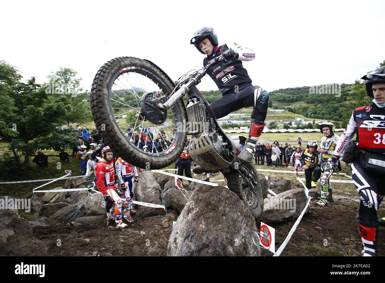 Thierry Larret / Maxppp . Sports mecaniques. Championnat du Monde de Trial. 2 eme Manche en France sur le circuit de Charade, Saint Genes Champanelle (63), le 4 juillet 2021. Stock Photo