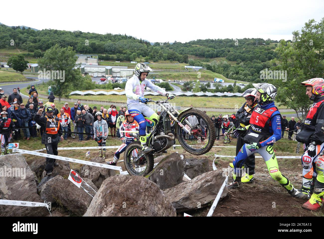 Thierry Larret / Maxppp . Sports mecaniques. Championnat du Monde de Trial. 2 eme Manche en France sur le circuit de Charade, Saint Genes Champanelle (63), le 4 juillet 2021. FAJARDO VILA Jeroni (ESP) Sherco  Stock Photo