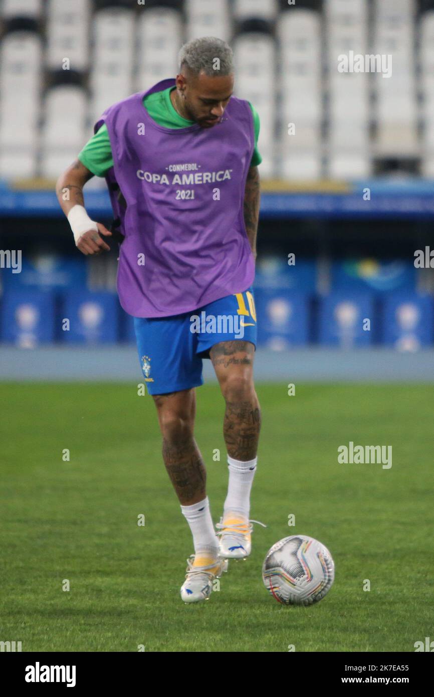 Neymar santos hi res stock photography and images Page 9 Alamy