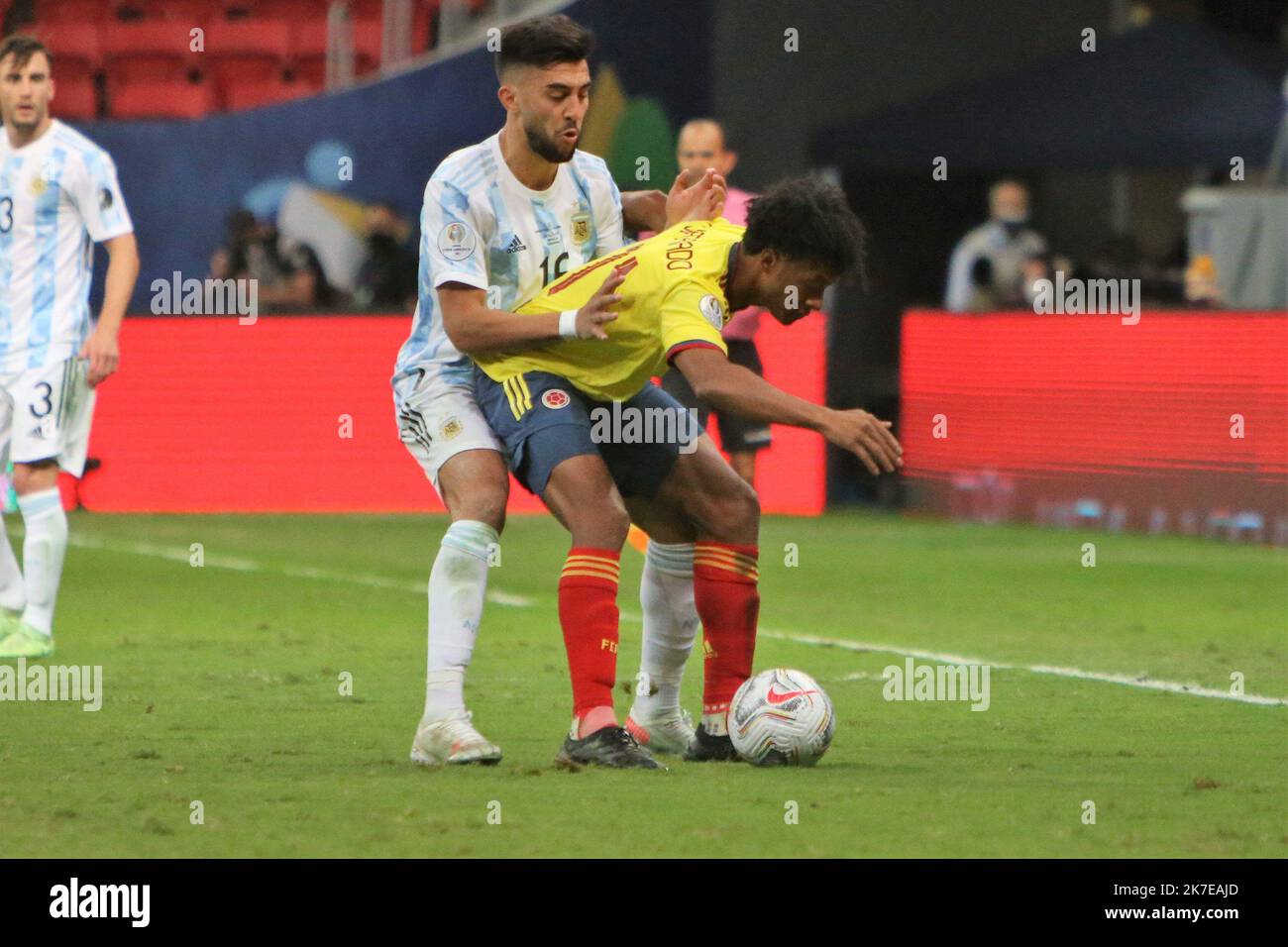 ©Laurent Lairys/MAXPPP - J Cuandrado of Colombia and N Gonzales of Argentina during the Copa America 2021, semi-final football match between Argentina and Colombia on July 6, 2021 at Estádio Nacional Mané Garrincha in Brasilia, Brazil photos Laurent Lairys /MAXPPP Stock Photo