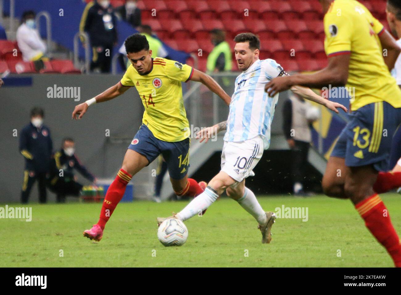 ©Laurent Lairys/MAXPPP - Lionel Messi of Argentina and L Diaz of Colombia during the Copa America 2021, semi-final football match between Argentina and Colombia on July 6, 2021 at Estádio Nacional Mané Garrincha in Brasilia, Brazil photos Laurent Lairys /MAXPPP Stock Photo