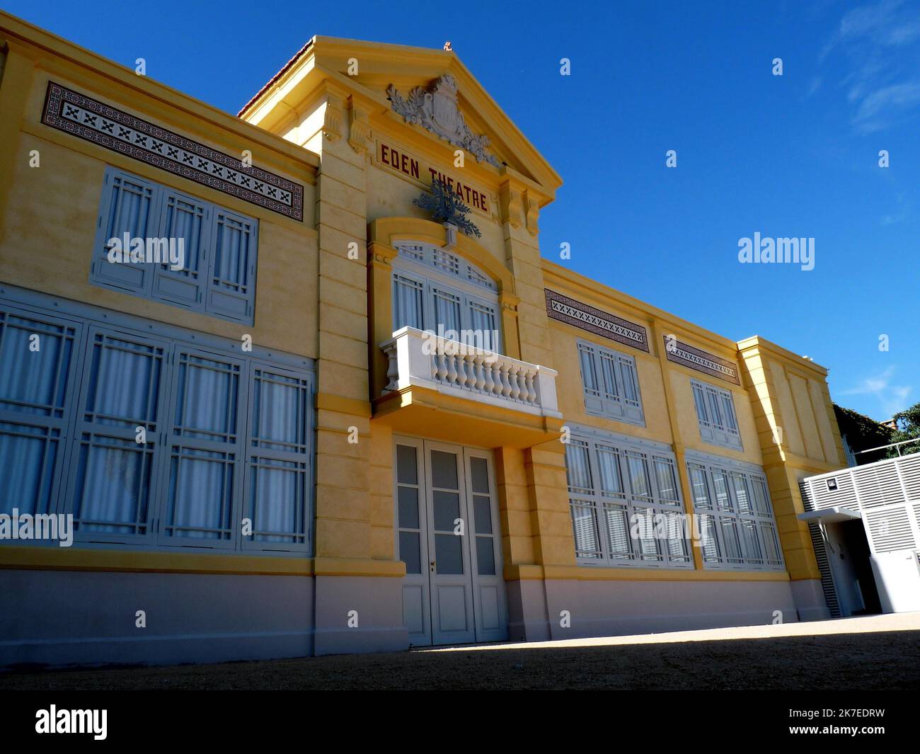 ©PHOTOPQR/LA PROVENCE/LOPEZ Richard ; La Ciotat ; 08/10/2013 ; Façade de l'Eden Théâtre plus vieux cinéma au monde... plus vieux cinéma au monde... - Eden-Théâtre, the oldest cinema in the world still in operation SOUTH OF FRANCE LA CIOTAT NEAR MARSEILLE  Stock Photo
