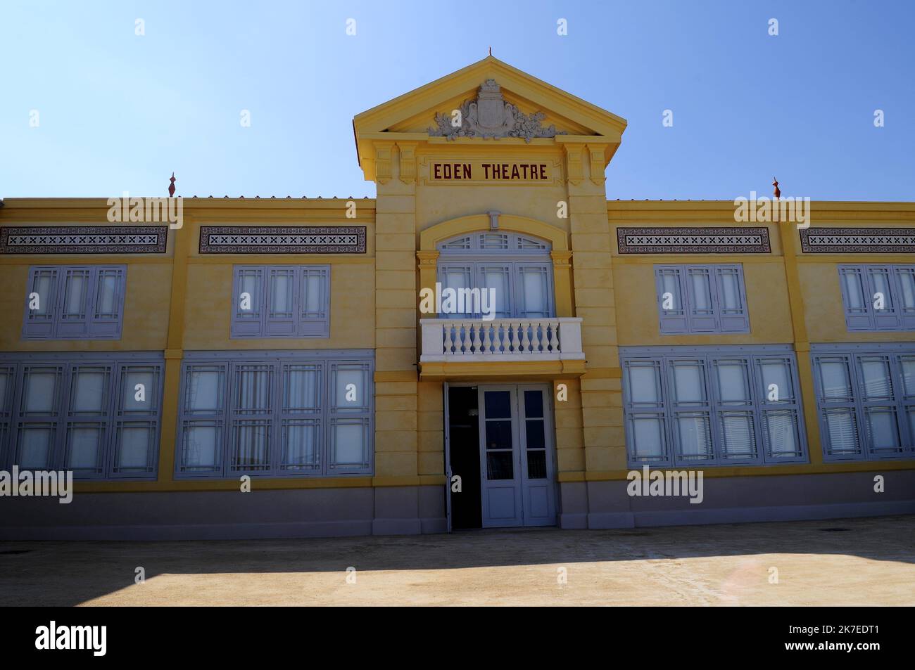 ©PHOTOPQR/LA PROVENCE/NOSETTO Patrick ; La Ciotat ; 02/09/2013 ; L'Eden Théâtre, cinéma d'art et d'essai des frères Lumière, à La Ciotat. Réhabilité, il ouvrira ses portes le 9 octobre 2013. Mensuel Gens du Sud plus vieux cinéma au monde... plus vieux cinéma au monde... - Eden-Théâtre, the oldest cinema in the world still in operation SOUTH OF FRANCE LA CIOTAT NEAR MARSEILLE  Stock Photo