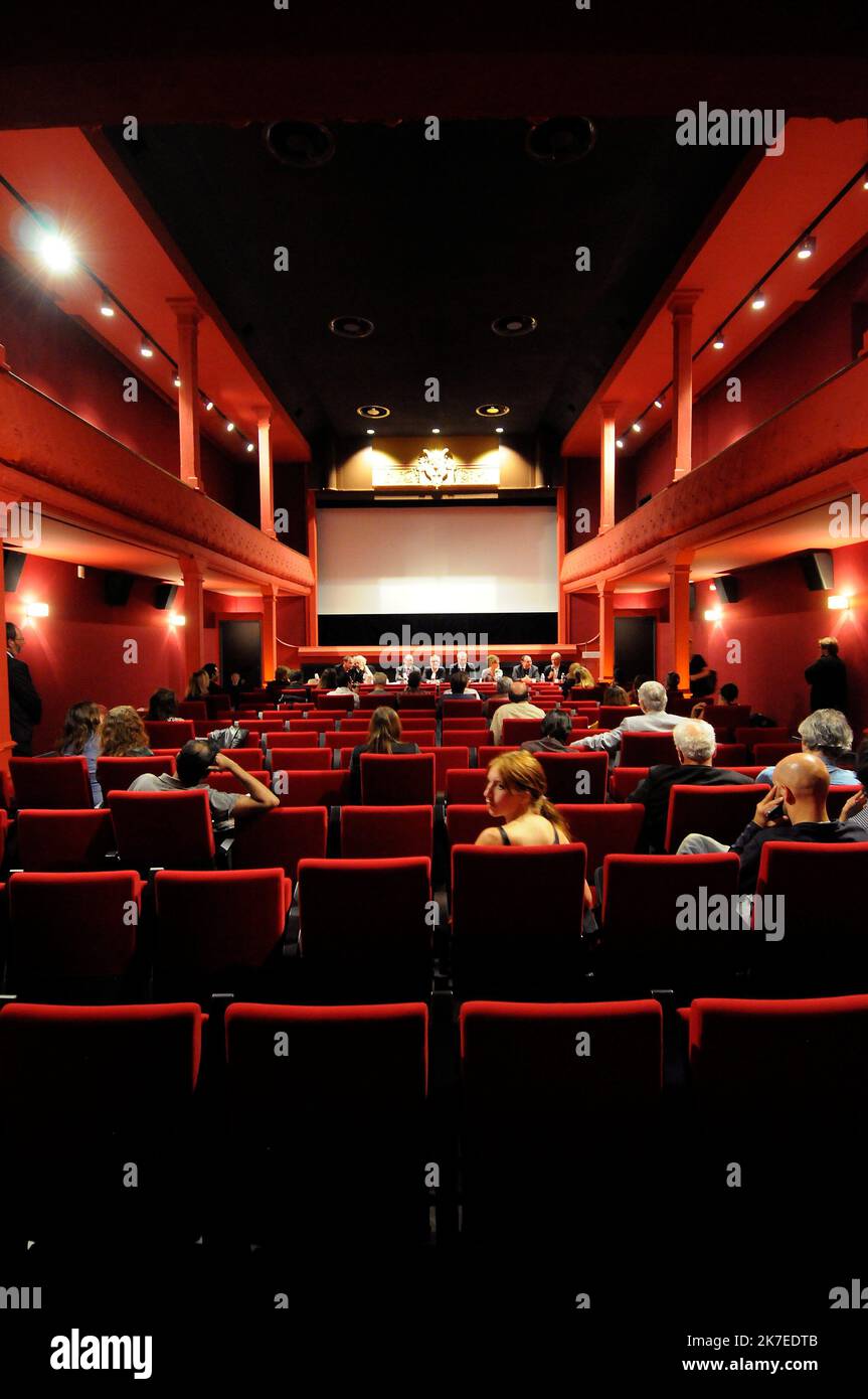 ©PHOTOPQR/LA PROVENCE/VALLAURI Nicolas ; La Ciotat ; 09/10/2013 ; Inauguration de L'Eden Théâtre, cinéma d'art et d'essai des frères Lumière (plus vieux cinéma du monde ), à La Ciotat. plus vieux cinéma au monde... plus vieux cinéma au monde... - Eden-Théâtre, the oldest cinema in the world still in operation SOUTH OF FRANCE LA CIOTAT NEAR MARSEILLE  Stock Photo