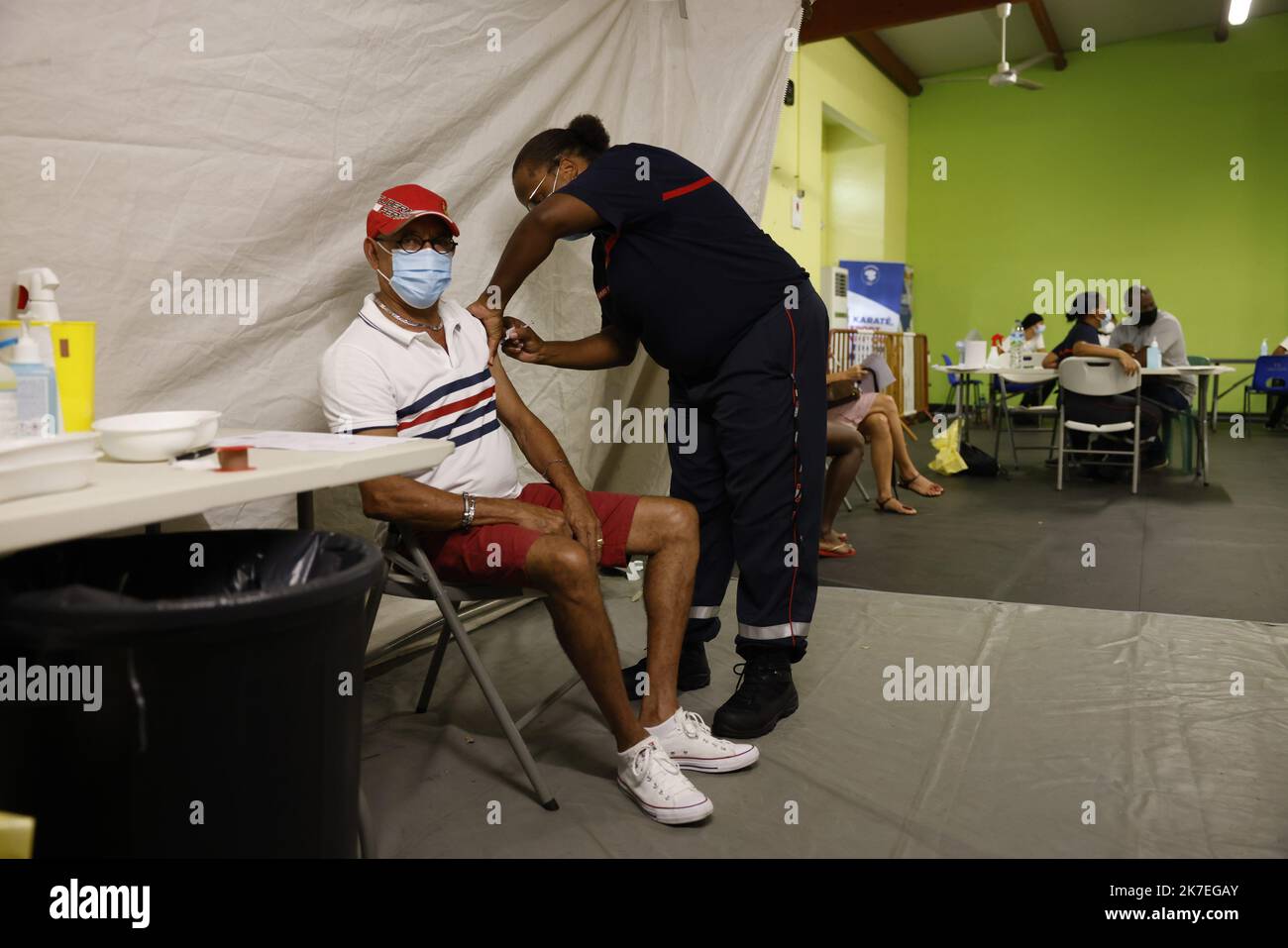 PHOTOPQR/LE PARISIEN/olivier corsan ; Le-Lametin ; 02/08/2021 ; Le  Lamentin, Martinique, France, le 2 août 2021. Un vaccidrome pour le vaccin  contre le COVID-19 a été mis en place au Palais des