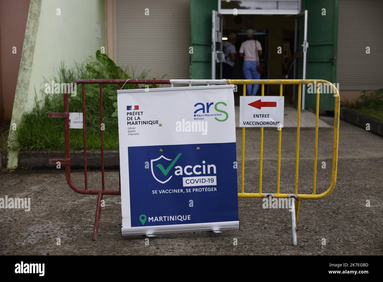 PHOTOPQR/LE PARISIEN/olivier corsan ; Le-Lametin ; 02/08/2021 ; Le  Lamentin, Martinique, France, le 2 août 2021. Un vaccidrome pour le vaccin  contre le COVID-19 a été mis en place au Palais des
