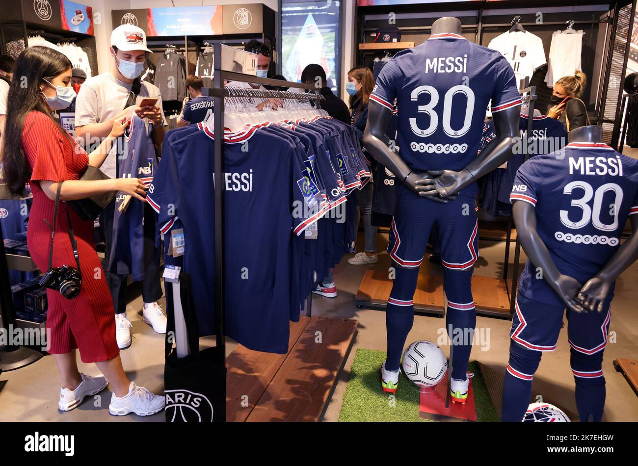 Maillot PSG avec flocage officiel : domicile, extérieur, third et jordan, Boutique PSG : maillot PSG et collection Nike, Maillot de foot et training  Ligue 1