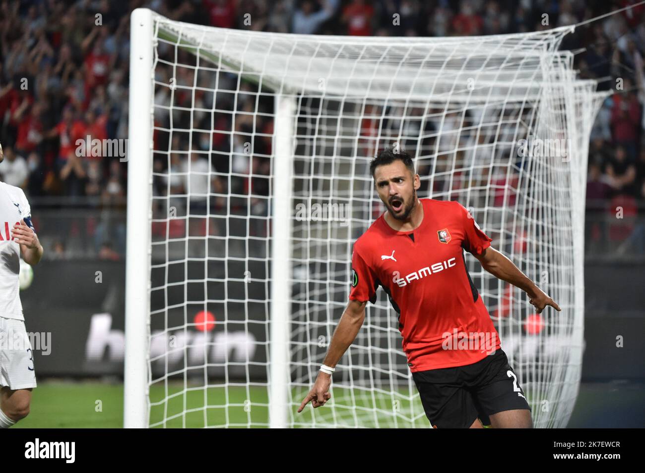 ©PHOTOPQR/LE TELEGRAMME/Nicolas Creach ; Pariss ; 16/09/2021 ; PHOTO Nicolas Creach / LE TELEGRAMME. FOOTBALL (35) Roazhon Park ( Rennes ) LE 16092021 Europa Conference League Stade Rennais / Tottenham La joie de Gaetan Laborde suite au 2 ème but Rennais.  Stock Photo