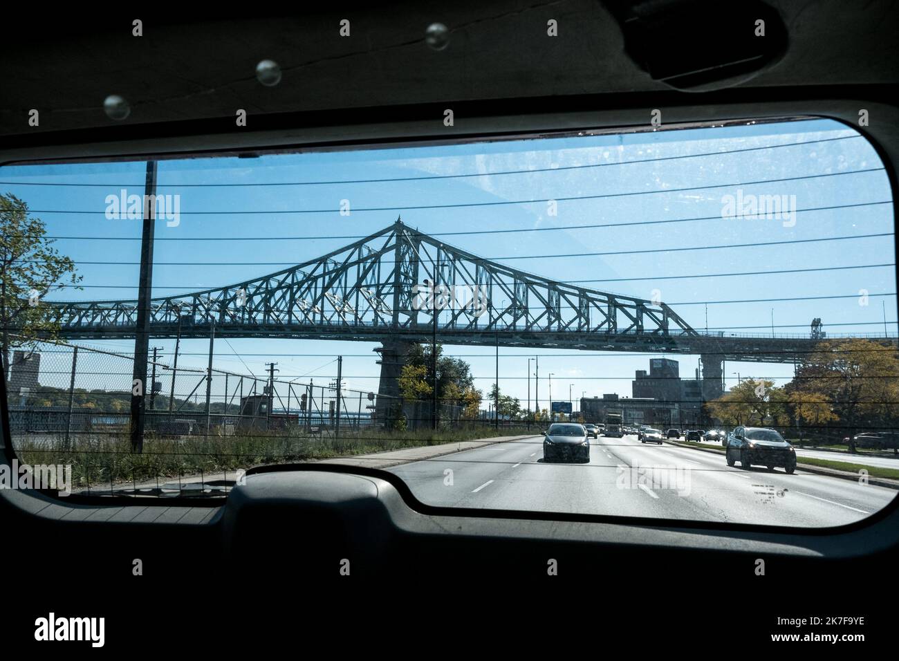 ©Michael Bunel / Le Pictorium/MAXPPP - Pont Jacques-Cartier. Il s'agit d'un pont routier qui relie Longueuil a Montreal, via l'Ile Sainte-Helene, en enjambant le fleuve Saint-Laurent. 7 octobre 2021. Montreal. Canada. Stock Photo