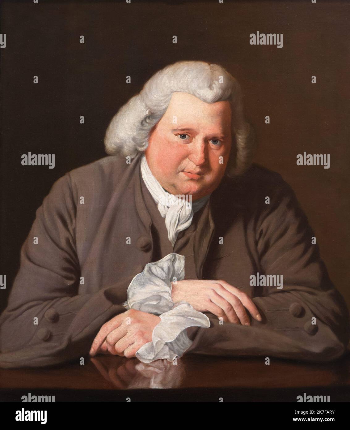 ©Active Museu/MAXPPP - ActiveMuseum 0003757.jpg / Erasmus Darwin, physicien membre de la Societe Lunaire, 1770 - Joseph Wright of Derby 1770 - / Joseph Wright of Derby / Peinture Active Museum / Le Pictorium 1 person ,Blanche ,Blue eyes ,Botanist ,British ,Brown ,Chest ,Doctor ,Face on ,Hands crossed ,Inventor ,Leaned ,Male costume ,Man ,Medicine ,Opulent (fat) ,Poet ,Portrait ,Scarf ,Shirt ,Table ,Vertical ,Waist up ,White-haired ,Erasmus Darwin ,18th century ,Joseph Wright of Derby ,Painting ,  Stock Photo