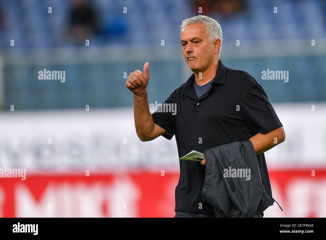 Genova, Italy. 17th Oct, 2022. Jose Mario Dos Santos Mourinho Felix (Roma), head coach during UC Sampdoria vs AS Roma, italian soccer Serie A match in Genova, Italy, October 17 2022 Credit: Independent Photo Agency/Alamy Live News Stock Photo