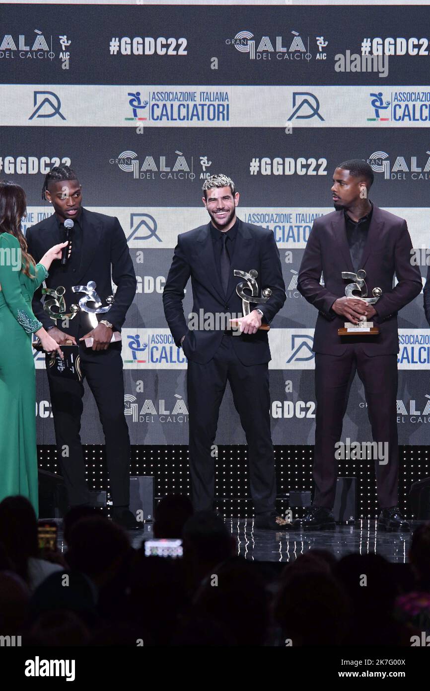 Mike maignan rafael leao hi-res stock photography and images - Alamy