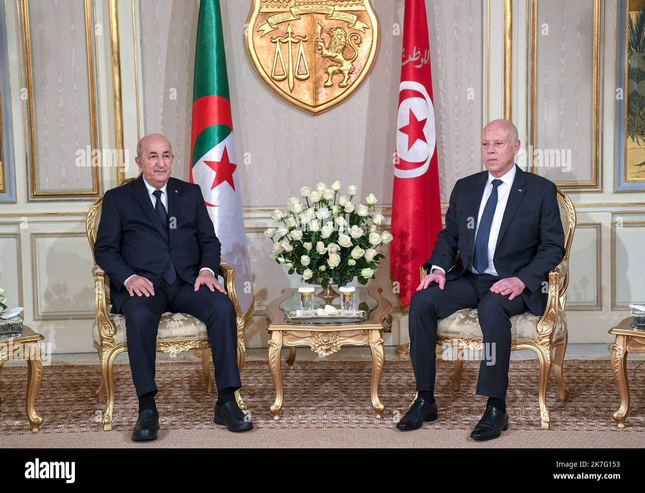 ©Yassine Mahjoub/MAXPPP - Algerian President Abdelmadjid Tebboune begins a two-day state visit to Tunisia on Wednesday December 15 and 16 at the invitation of his Tunisian counterpart, KavØs SavØed, who received him at Tunis-Carthage airport and the palace of Carthage. The official visit of the Algerian President aims to "strengthen the bonds of brotherhood and the relations of cooperation and partnership as well as to consolidate consultation and coordination between the leaders of the two countries on topical regional and international issues. Tunisian presidency.  Stock Photo