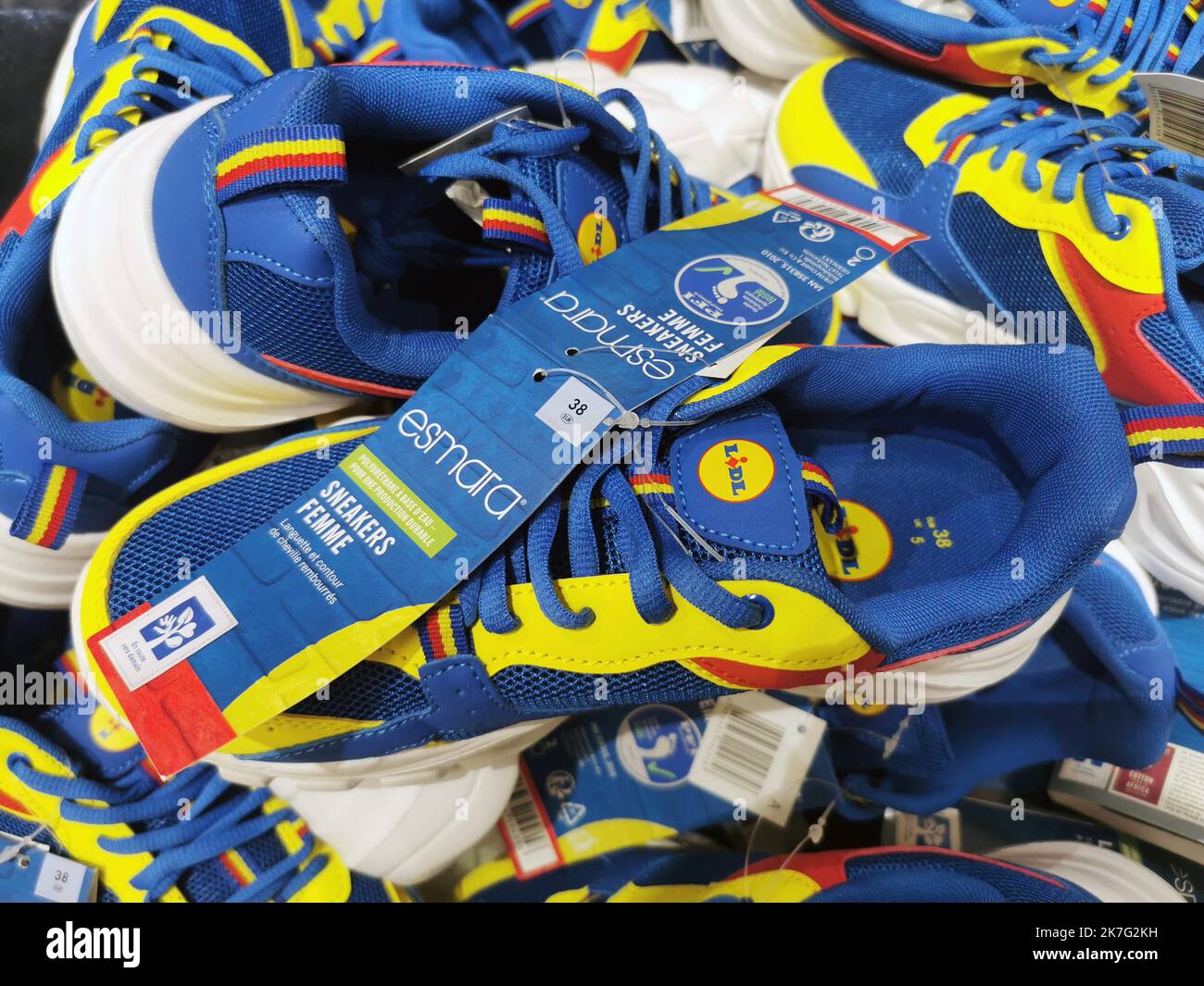 Lidl plus hi-res stock photography and images - Alamy