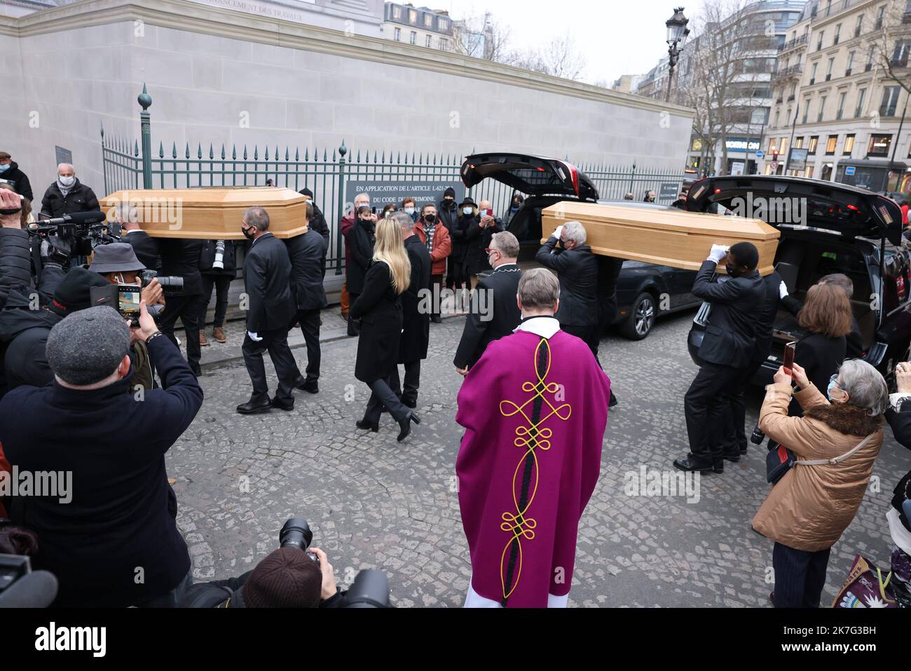 ©PHOTOPQR/LE PARISIEN/LP / Arnaud Journois ; PARIS ; 10/01/2022 ; OBSEQUES DES FRERES IGOR ET GRICHKA BOGDANOFF A LA MADELEINE A PARIS - Paris, France, jan 10th 2021. Igor and Grichka Bogdanoff, known as brothers Bogdanoff, funerals Twin brothers died six days apart from Covid-19 A mass in homage to Igor and Grichka Bogdanoff will be celebrated Monday at 3 p.m. in the Madeleine church in Paris, the family announced on Wednesday in a statement. 'Their burial will take place in strict privacy,' adds the short text sent by the agent of the famous twins carried away by the Covid-19 six days apart. Stock Photo