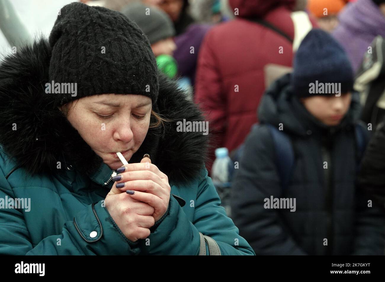 velo tobacco how to use Nicotine Pouches: A Beginner's Guide