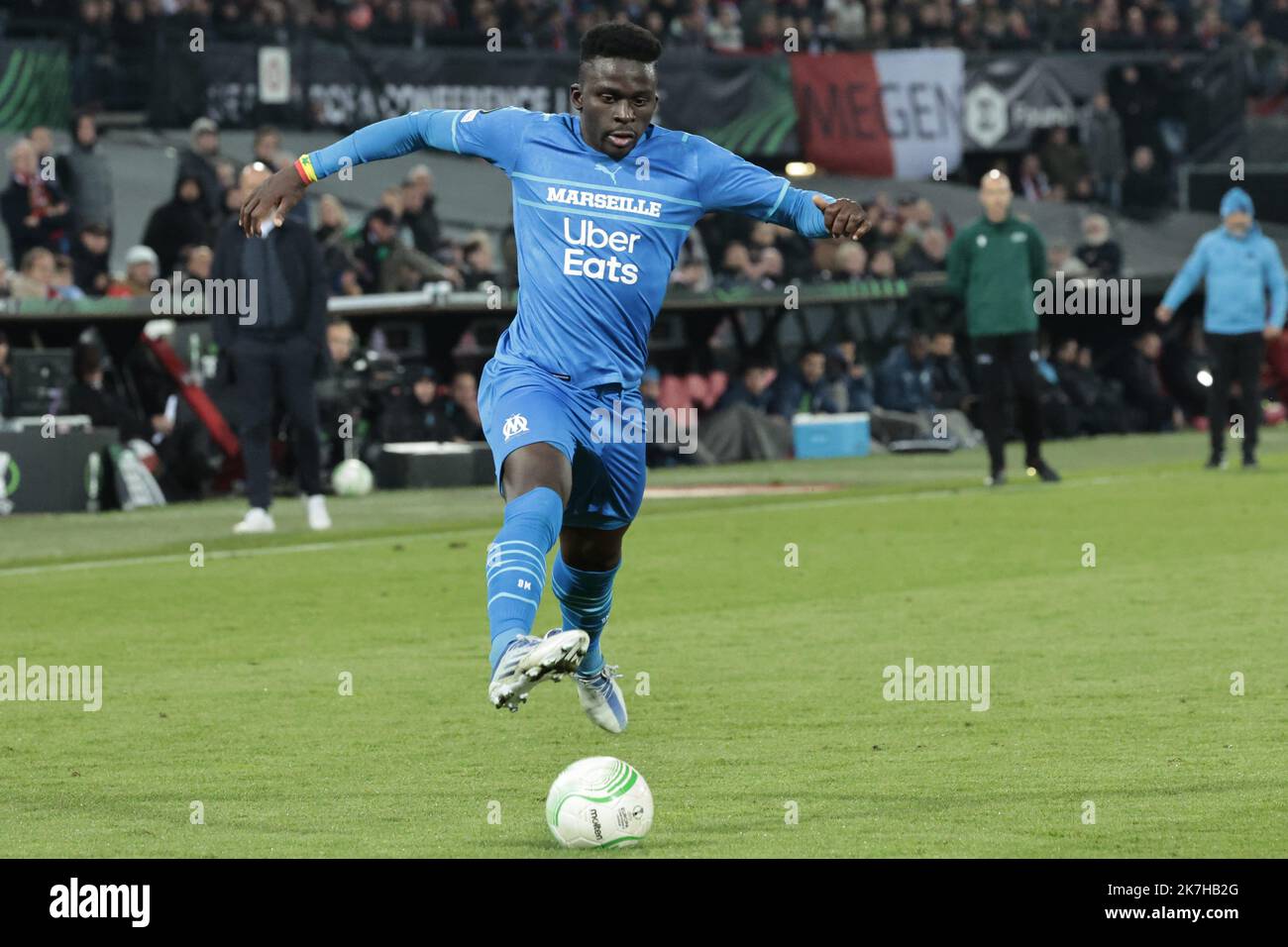 Â©PHOTOPQR/LA PROVENCE/TOMASELLI Antoine ; Rotterdam ; 28/04/2022 ; Foot â€¢ Feyenoord / OM â€¢ Demi-Finale UEFA Europa ConfÃ©rence League â€¢ Stade Feyenoor Stadium DIENG Ahmadou Bamba  Stock Photo