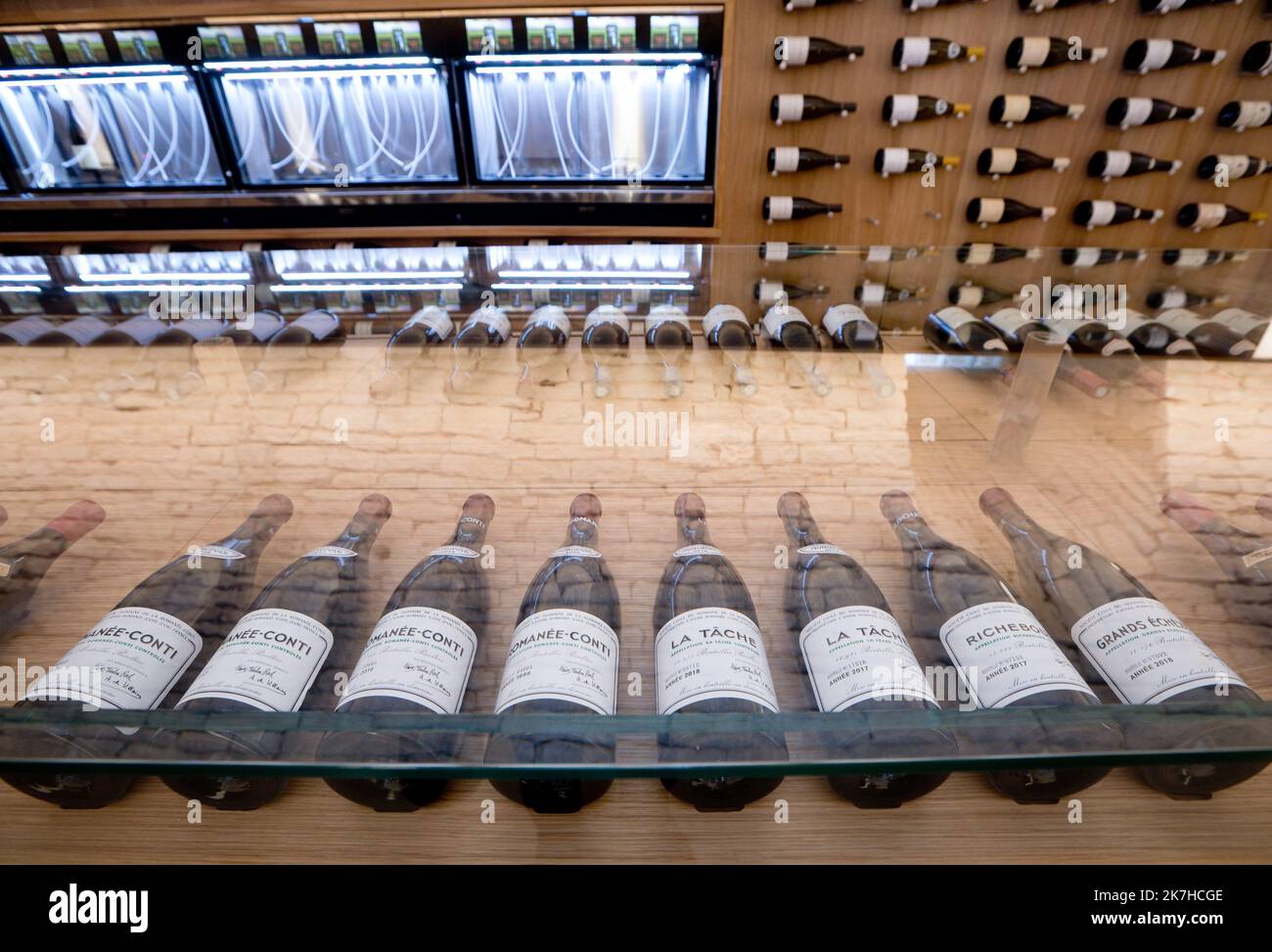 ©JC Tardivon/MAXPPP - Dijon 04/05/2022 © JC Tardivon / Maxppp - Cote-d'Or, Dijon, 04/05/2022 - Cite internationale de la gastronomie et du vin : grands crus du domaine de la Romanee-Conti de la Cave de la cite 'An exceptional place to celebrate the French art of living': Dijon inaugurates the first International City of Gastronomy and Wine on Friday, with the mission of 'telling and bringing to life' the French meal as listed in the patrimonium of mankind. Stock Photo