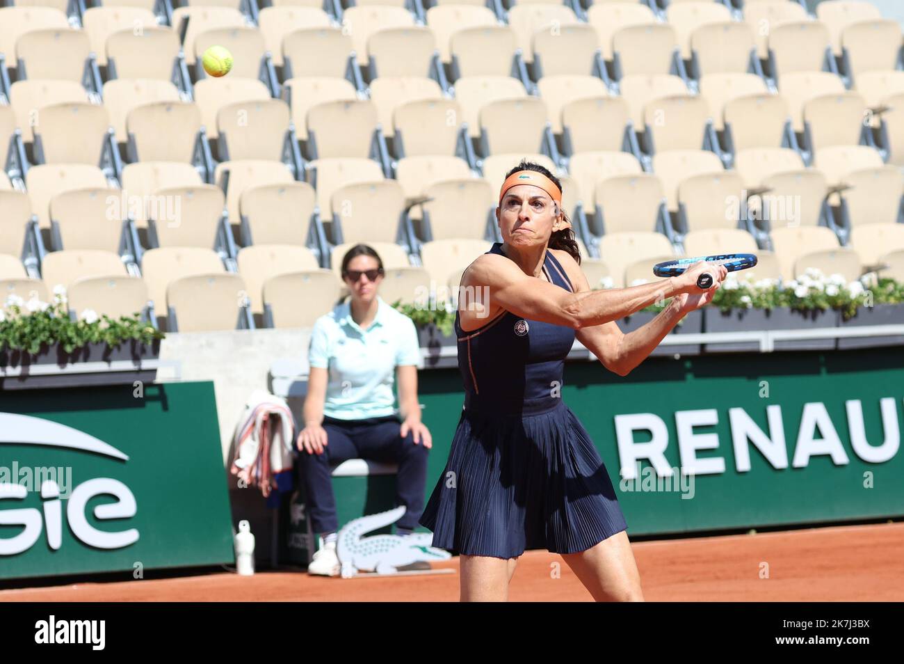 Thierry Larret / Maxppp. Tennis. Roland Garros 2022. Internationaux de France de tennis. Stade Roland Garros, Paris (75). Le 31 Mai 2022. Court Suzanne Langlen : Double des legendes : Lindsay DAVENPORT (USA) Mary Joe FERNADEZ (USA) vs Gabriela SABATINI (ARG) Gisela DULKO (ARG) Stock Photo