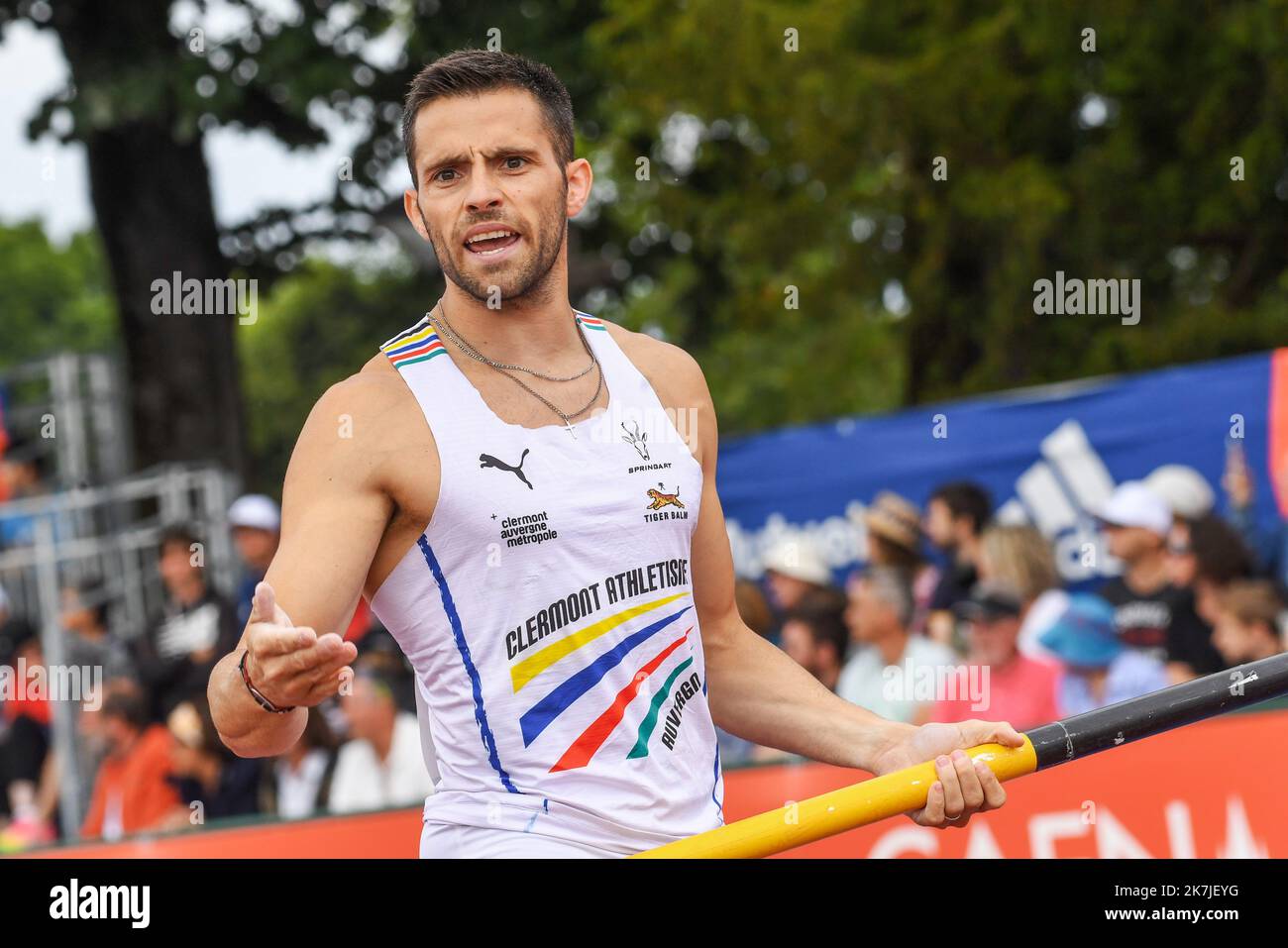 Championnat De France Athletisme 2022 Caen PHOTOPQR/OUEST FRANCE/Martin ROCHE / OUEST-FRANCE ; Caen ; 26/06/2022 ; Ce  dimanche 26 juin 2022 , Le championnat de France Elite d' athlétisme à CAEN  Valentin Lavillenie lors de l'épreuve de perche