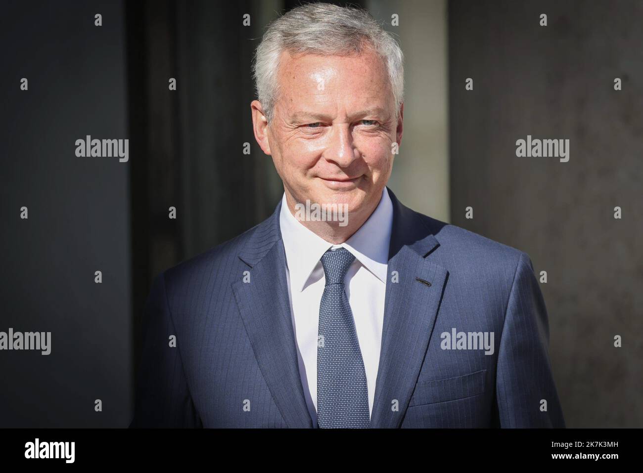 ©PHOTOPQR/LE PARISIEN/Fred Dugit ; Paris ; 24/08/2022 ; Poltique Paris (VIIIe), le 24 août 2022 C'est le premier conseil de rentrée pour les ministres du gouvernement. Bruno Le Maire Ministre de l'Économie, des Finances et de la Souveraineté industrielle et numérique Photo LP / Fred Dugit - Paris, France, august 24th 2022 French governement is back from summer holidays for the weekly cabinet meeting  Stock Photo