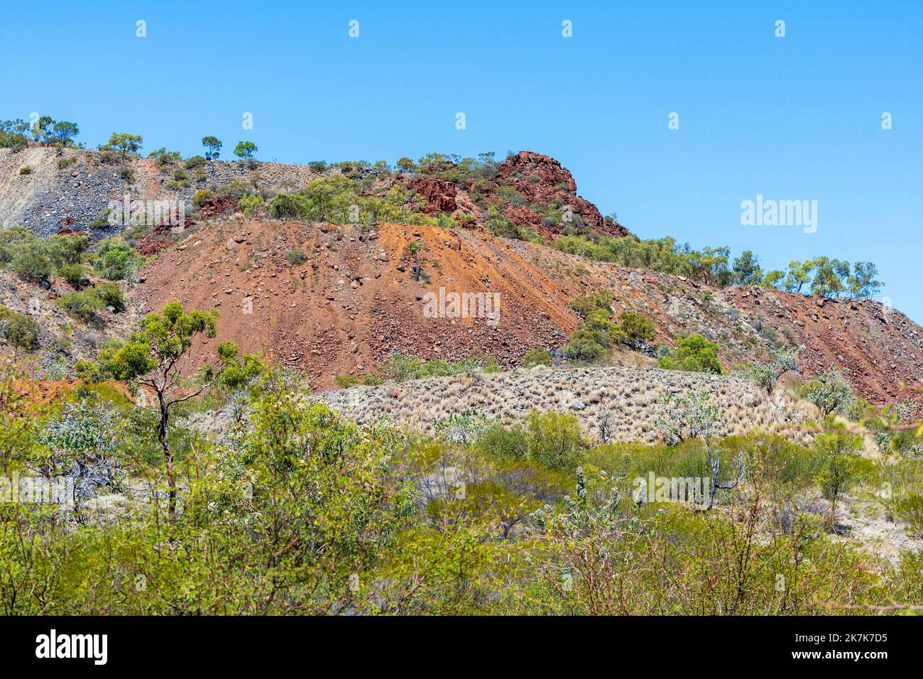 Mining spoils at the abandonned Mary Kathleen uranium mine, Selwyn Range, between Mount Isa and Cloncurry, North Western Queensland, QLD, Australia Stock Photo