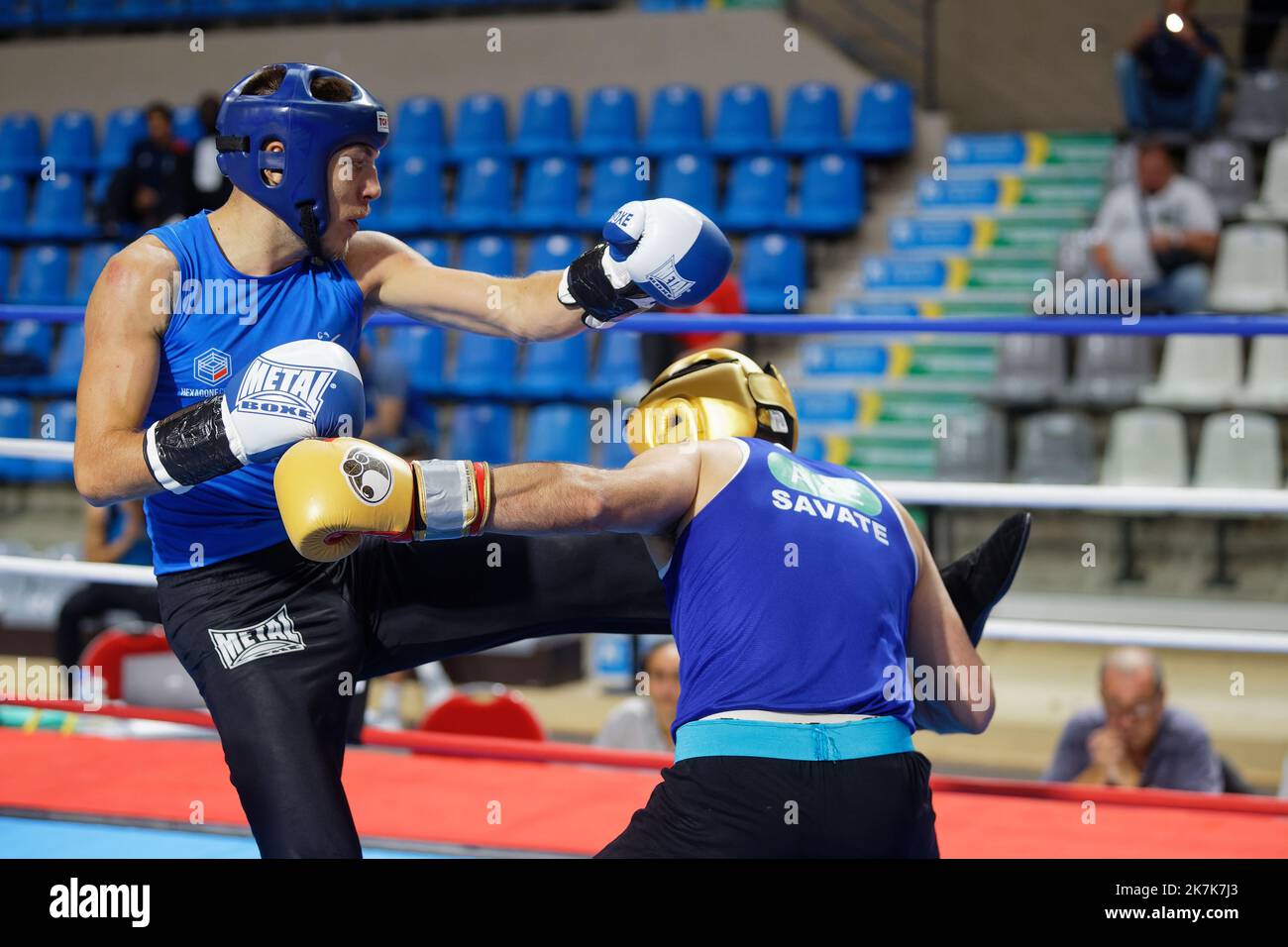 boxe française - LAROUSSE