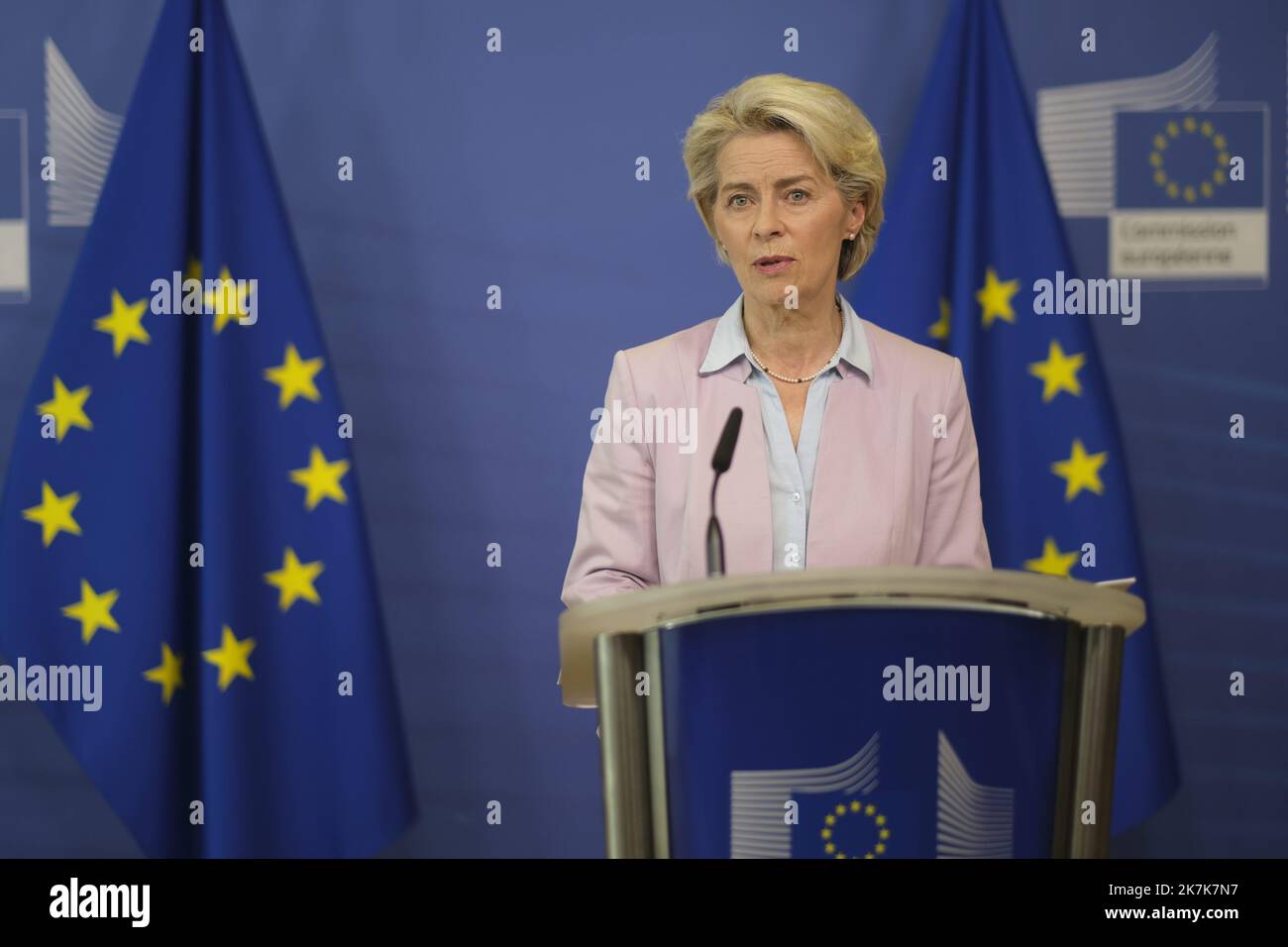 ©Nicolas Landemard / Le Pictorium/MAXPPP - Bruxelles 07/09/2022 Nicolas Landemard / Le Pictorium - 7/9/2022 - Belgique / Bruxelles / Bruxelles - Conference de presse de Ursula Von Der Leyen, presidente de la commission europeenne sur la situation energetique. / 7/9/2022 - Belgium / Brussels / Brussels - Press conference by Ursula Von Der Leyen, President of the European Commission on the energy situation. Stock Photo