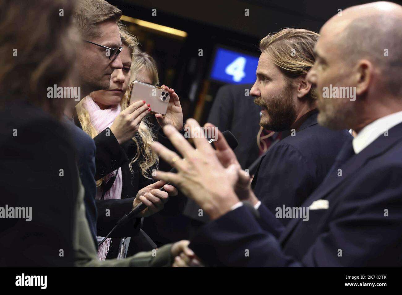 ©Francois Glories/MAXPPP - 23/09/2022 German-Spanish actor Daniel Brühl on the Green Carpet for the screening of the Netflix film 'All Quiet On The Western Front' at Zurich Film Festival in Switzerland. September 23 2022. Stock Photo