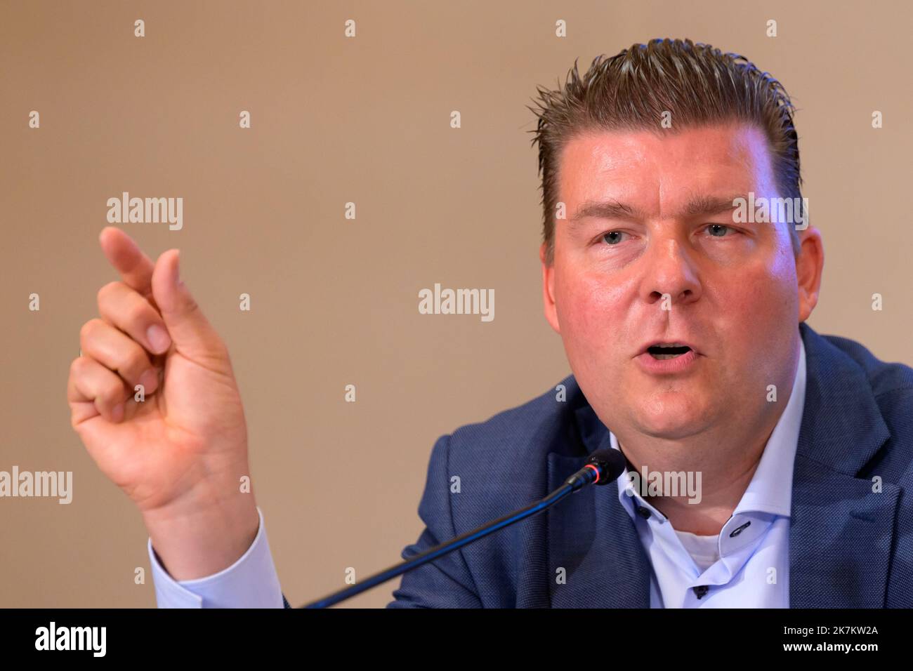 Hamburg, Germany. 16th Aug, 2022. Andreas Dressel (SPD), Senator for Finance in Hamburg, presents the City of Hamburg's energy-saving measures at the state press conference in City Hall after the Senate meeting. Credit: Jonas Walzberg/dpa/Alamy Live News Stock Photo