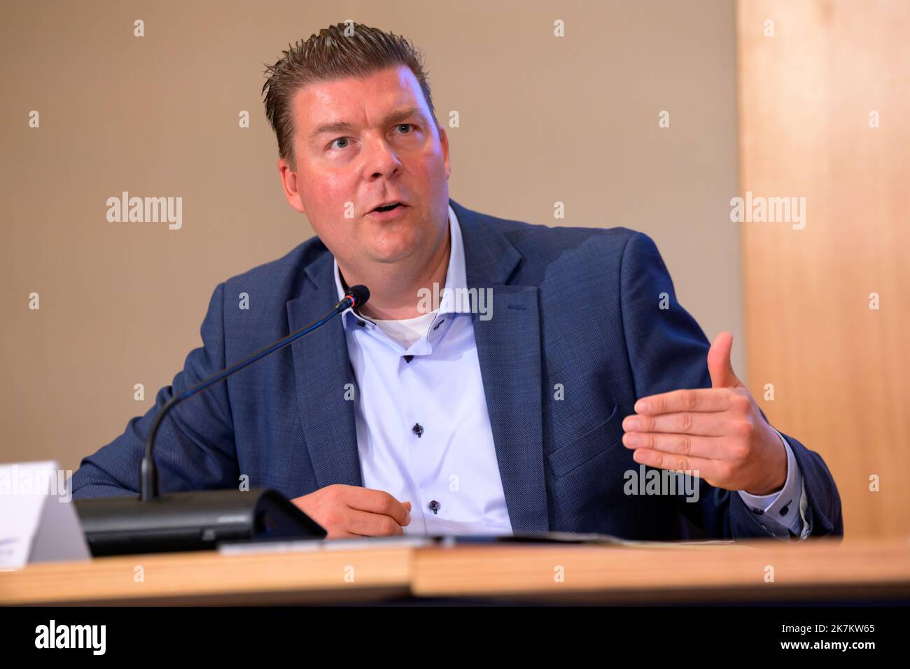 Hamburg, Germany. 16th Aug, 2022. Andreas Dressel (SPD), Senator for Finance in Hamburg, presents the City of Hamburg's energy-saving measures at the state press conference in City Hall after the Senate meeting. Credit: Jonas Walzberg/dpa/Alamy Live News Stock Photo