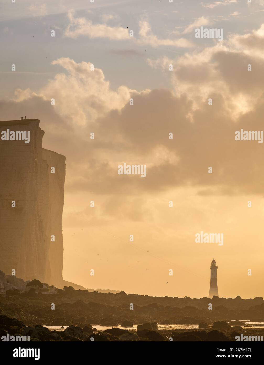 Perilous dawn low tide beach walk from Birling Gap to Beachy Head