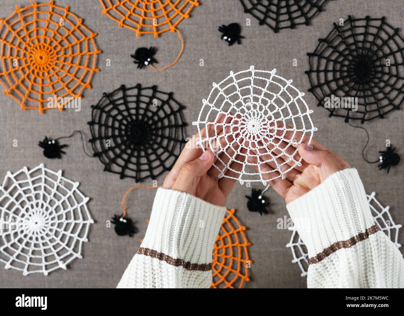 Spider hands hi-res stock photography and images - Alamy