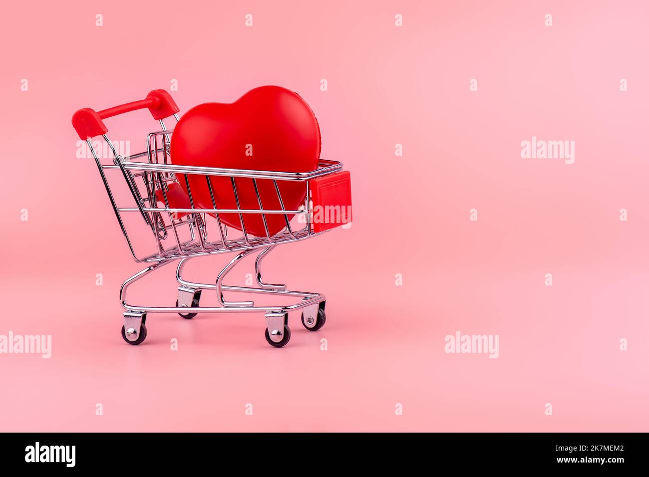 Valentine's Day Online Shopping Shopping Cart Hearts Pink Background  Romantic Stock Photo by ©MaryPoly 439879376