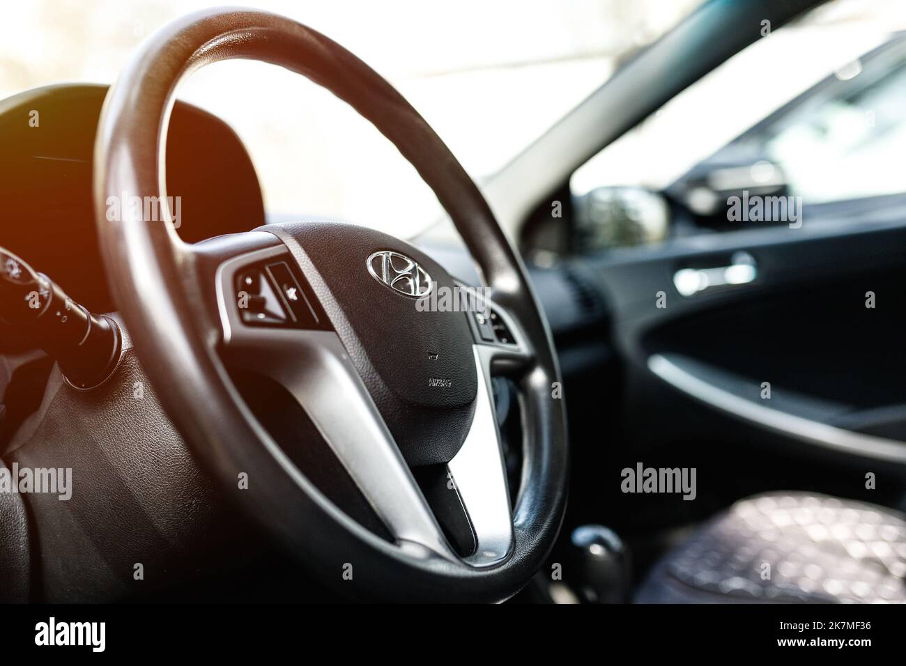 Hyundai logo sale steering wheel cover