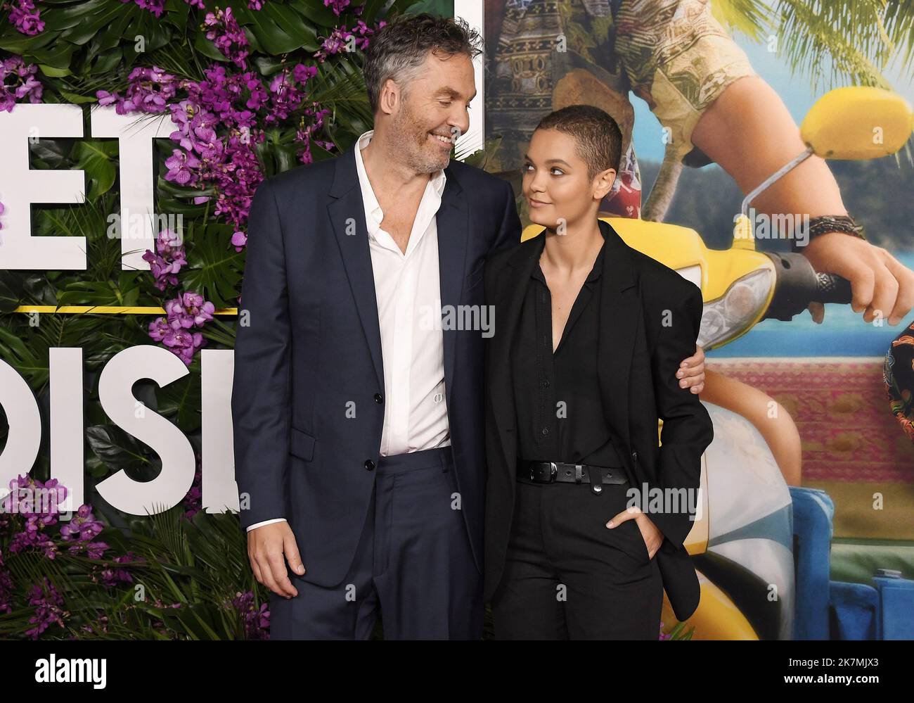 Los Angeles, USA. 17th Oct, 2022. (L-R) Ol Parker and Ripley Parker at the Universal Pictures' TICKET TO PARADISE Los Angeles Premiere held at the Regency Village Theater in Westwood, CA on Monday, ?October 17, 2022. (Photo By Sthanlee B. Mirador/Sipa USA) Credit: Sipa USA/Alamy Live News Stock Photo