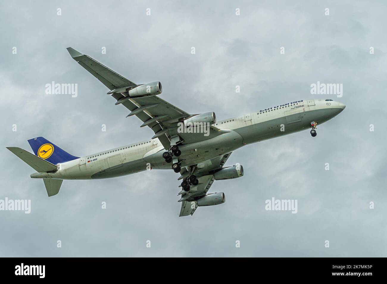 Lufthansa Airbus A340-313X on final approach into Singapore Changi airport Stock Photo