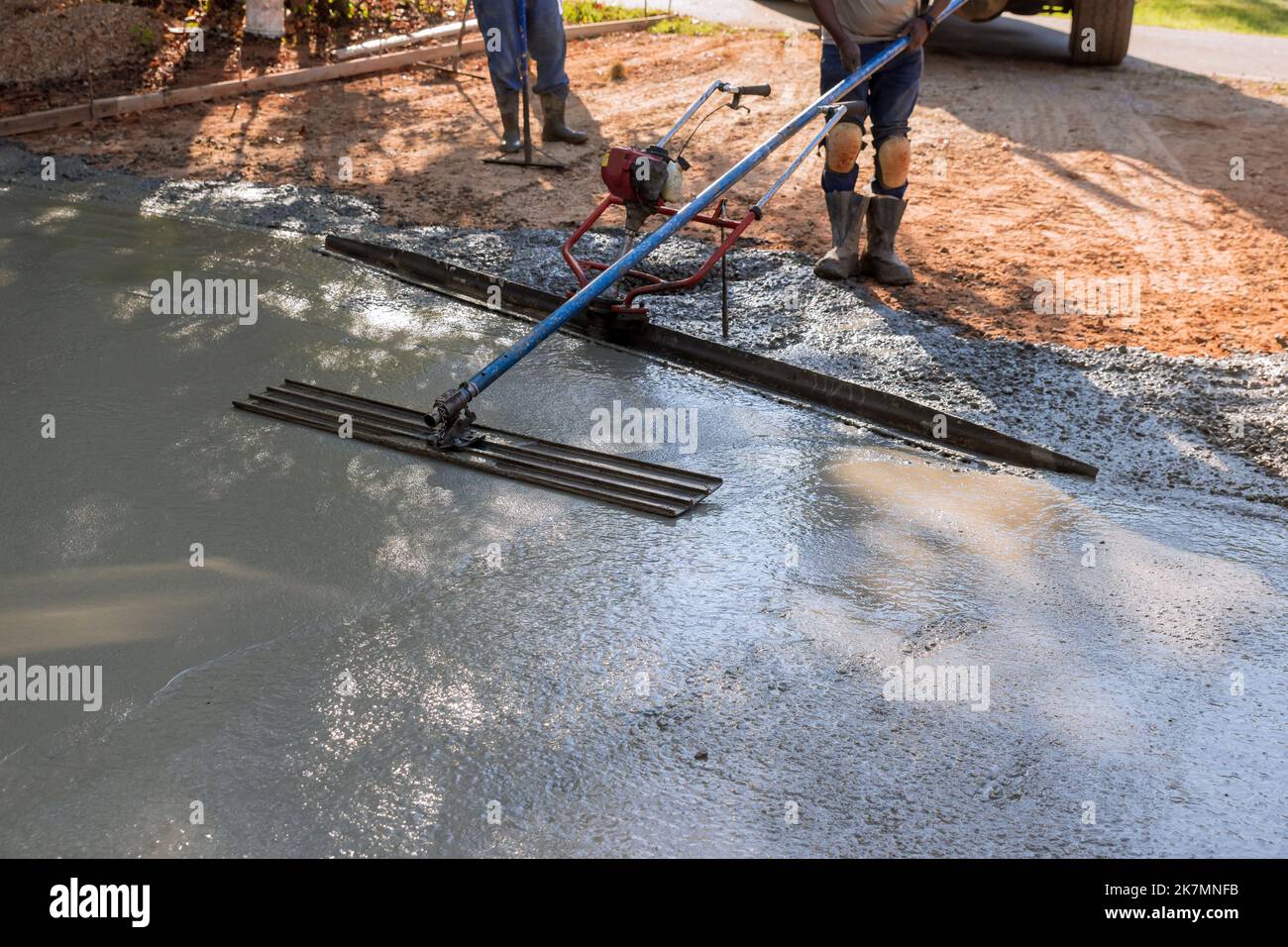 By using long trowel cement concrete leveling tool masonry worker