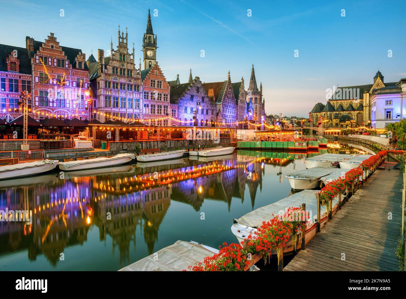 illuminated-historic-houses-on-graslei-quay-reflecting-in-river-leie-in